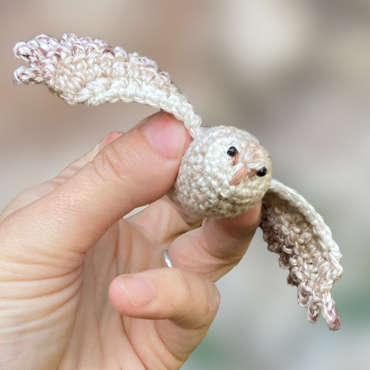 Schleiereule Selene | Miniatur Premium-Häkelanleitung (DE/EN)