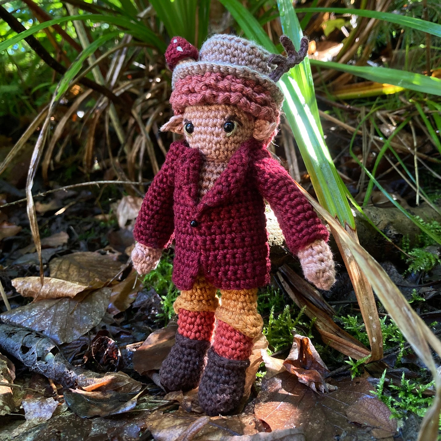Wald-Elf Nash | Detaillierte Miniatur-Häkelanleitung (DE/EN)